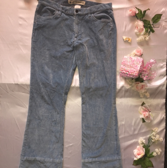 Gap Low rise Boot Cut Jean's sze 6R - Picture 3 of 4